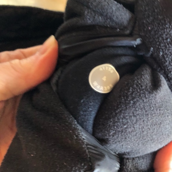 Lululemon Miracle Jacket in Black - Picture 8 of 8